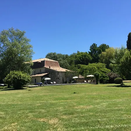 Moulin Neuf - A Family For Friends