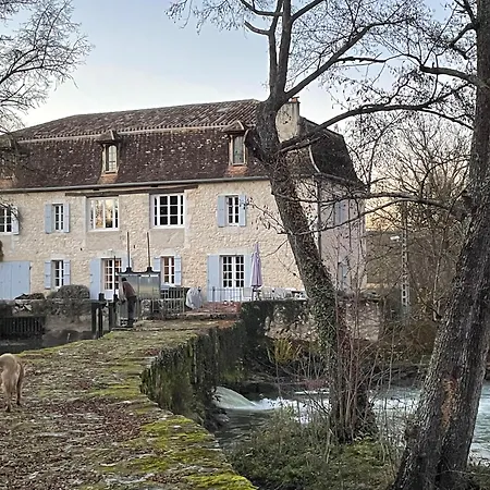 Moulin Neuf - A Family For Friends בית נופש